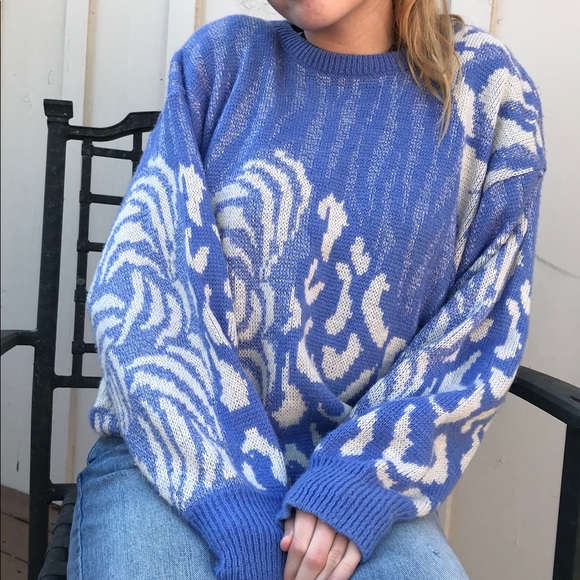 Vintage Sweaters - Great Vintage Sweater cream and lavender M/LG🎈